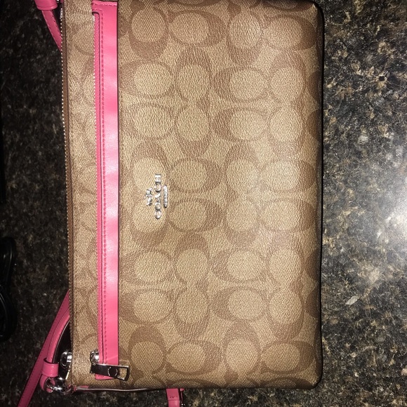 Coach crossbody purse with matching wallet!(SOLD) - Picture 4 of 4